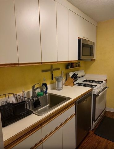 77 Pond Ave 703, Brookline, MA 02445