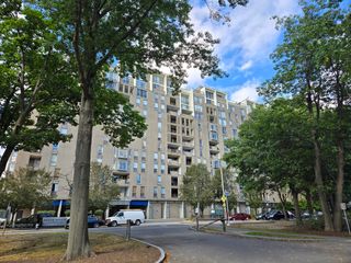 77 Pond Ave 703, Brookline, MA 02445