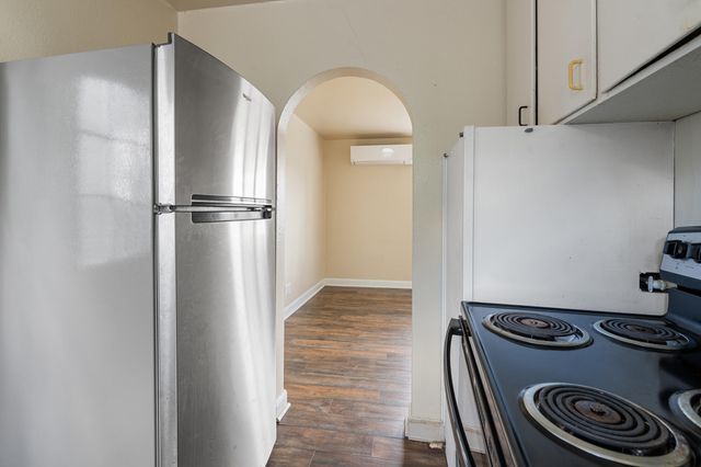 1051 W 11th Street, Medford, OR 97501