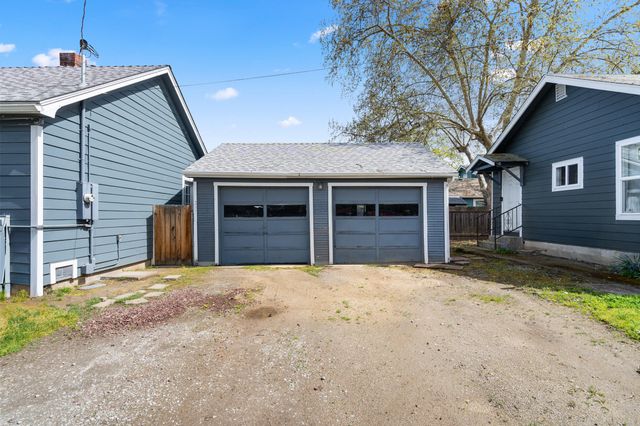 1051 W 11th Street, Medford, OR 97501