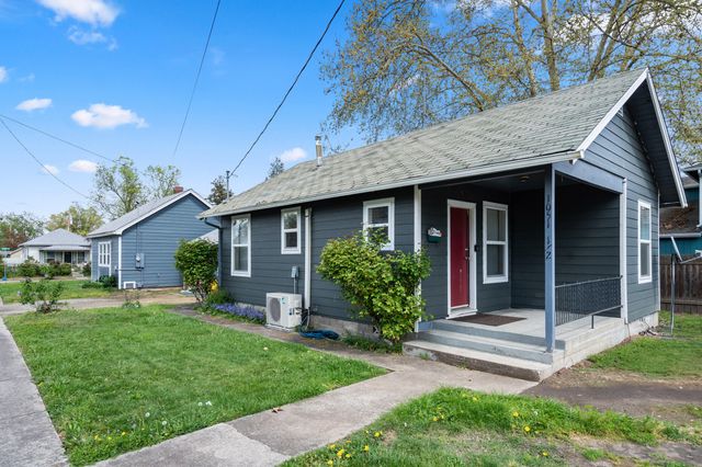 1051 W 11th Street, Medford, OR 97501