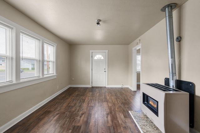 1051 W 11th Street, Medford, OR 97501