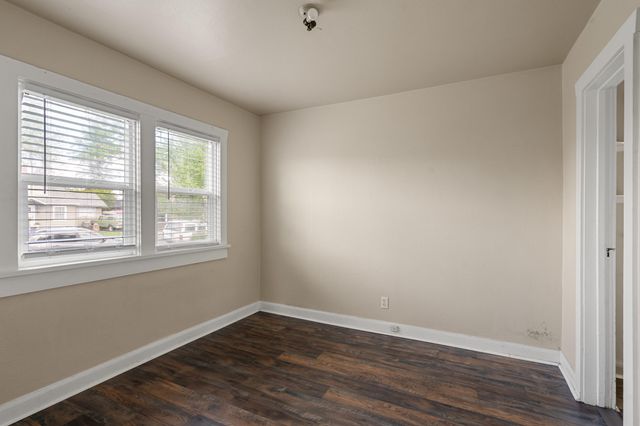 1051 W 11th Street, Medford, OR 97501