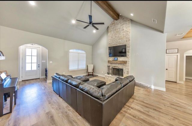 504 Avenue U, Shallowater, TX 79363