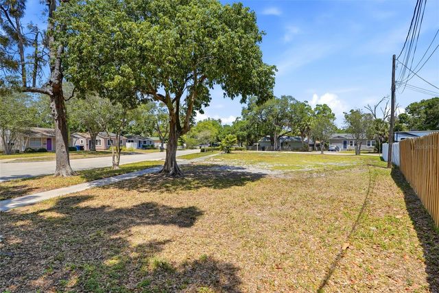 4716 IRIS STREET N, St Petersburg, FL 33714