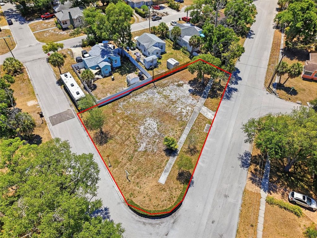 4716 IRIS STREET N, St Petersburg, FL 33714