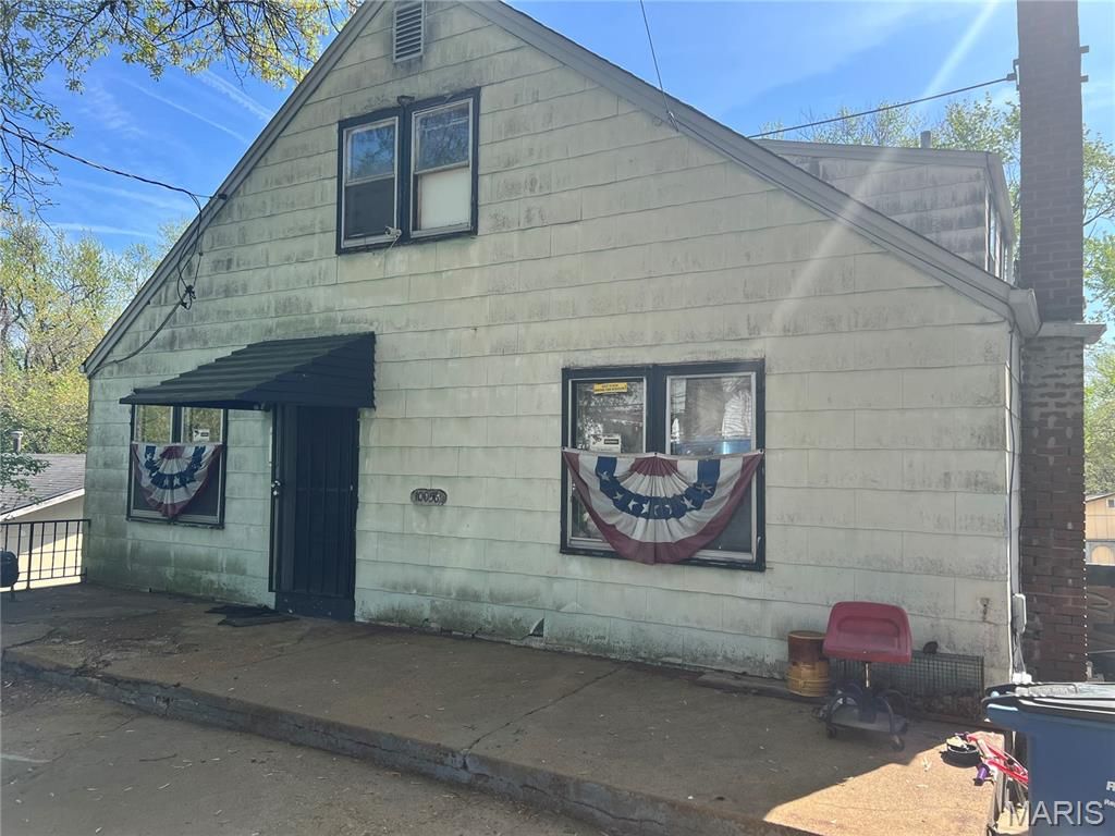 10058 Bon Oak Drive, St Louis, MO 63136