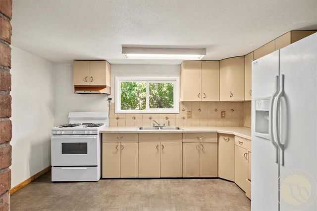 226 Moore LANE, Billings, MT 59101