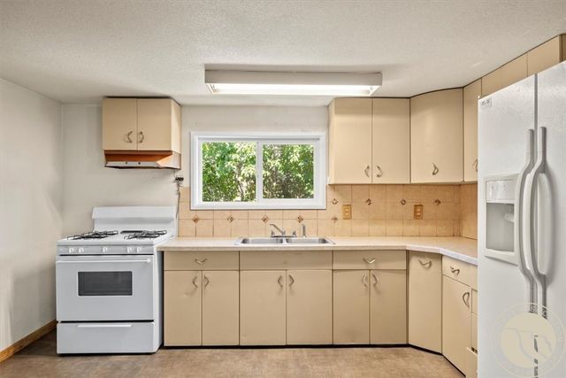 226 Moore LANE, Billings, MT 59101