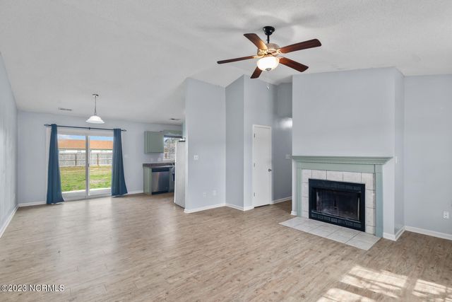 101 N Ivy Drive, Hubert, NC 28539