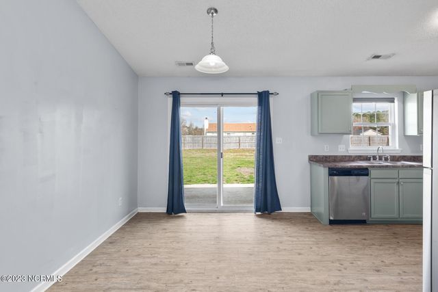 101 N Ivy Drive, Hubert, NC 28539