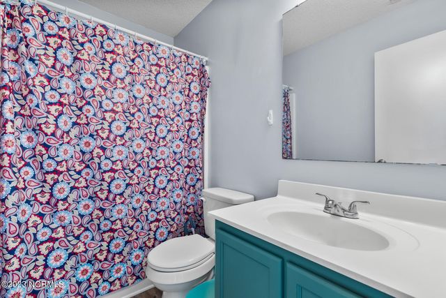 101 N Ivy Drive, Hubert, NC 28539