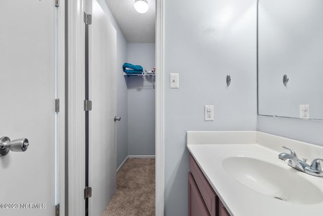 101 N Ivy Drive, Hubert, NC 28539