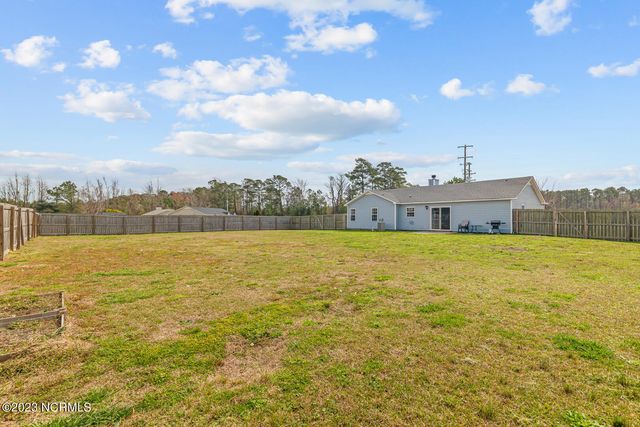 101 N Ivy Drive, Hubert, NC 28539