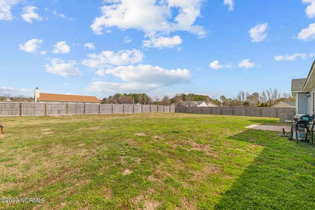 101 N Ivy Drive, Hubert, NC 28539