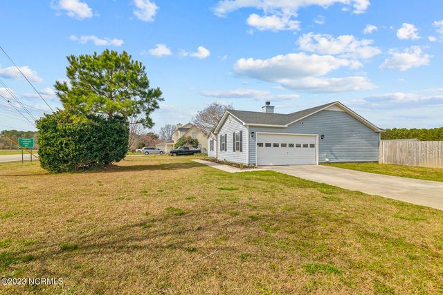 101 N Ivy Drive, Hubert, NC 28539