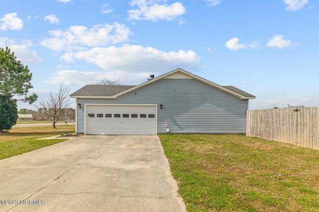 101 N Ivy Drive, Hubert, NC 28539