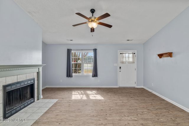 101 N Ivy Drive, Hubert, NC 28539