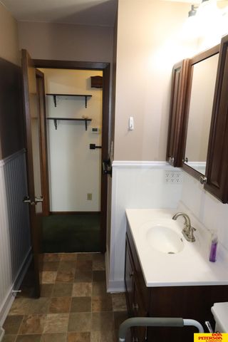 142 S William Avenue, Fremont, NE 68025