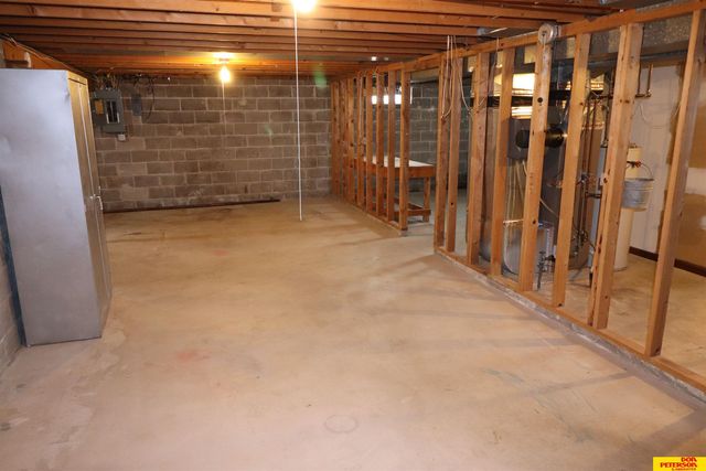 142 S William Avenue, Fremont, NE 68025