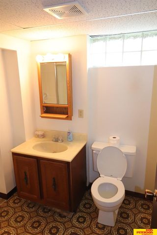 142 S William Avenue, Fremont, NE 68025