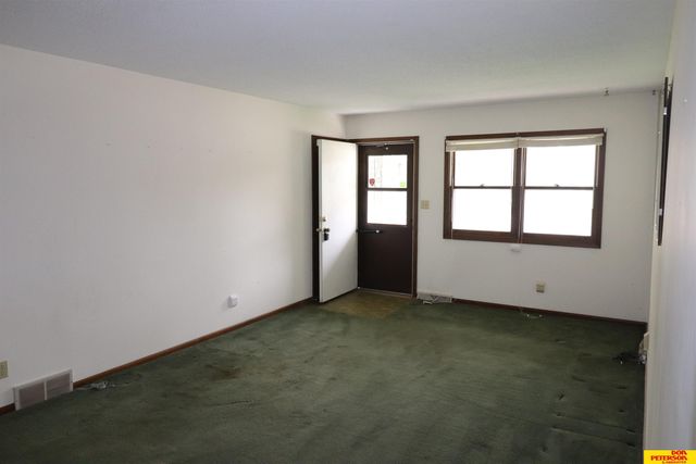 142 S William Avenue, Fremont, NE 68025