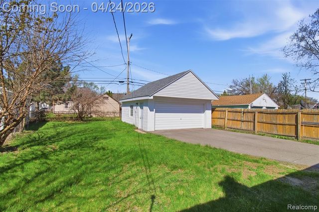 22063 Brittany Avenue, Eastpointe, MI 48021