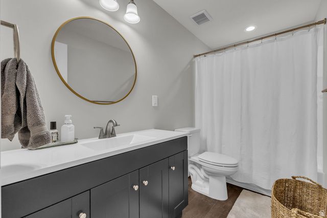2246 W BLUEBIRD DR, West Haven, UT 84401