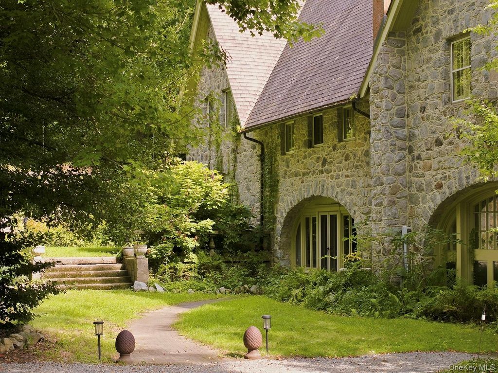 15-18 Normandy Grange, Garrison, NY 10524 — exterior