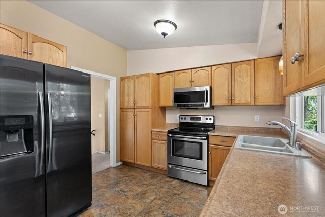 19329 142nd Place SE, Renton, WA 98058