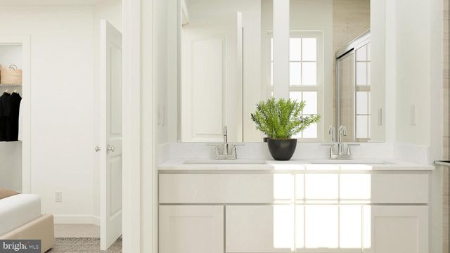 127 WEST END AVE, Hammonton, NJ 08037