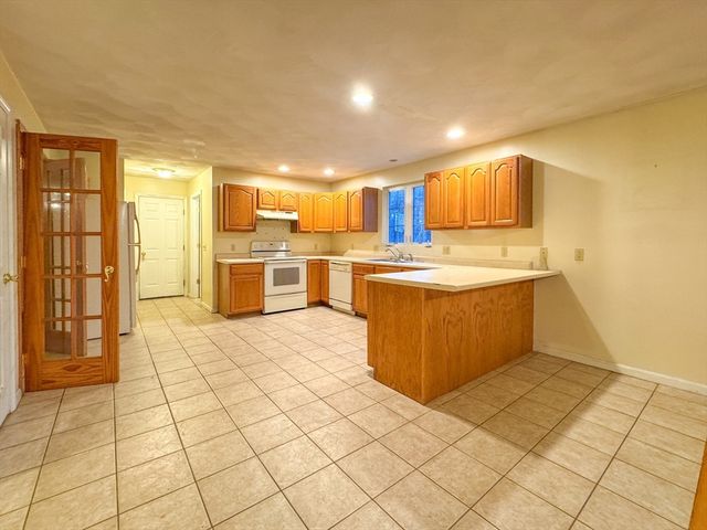 3 Highland Trl, Richmond, RI 02832