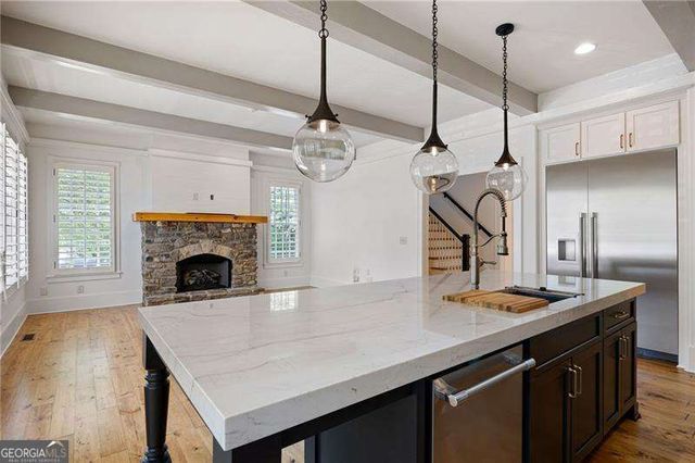 155 Hubbard Road, Woodstock, GA 30188