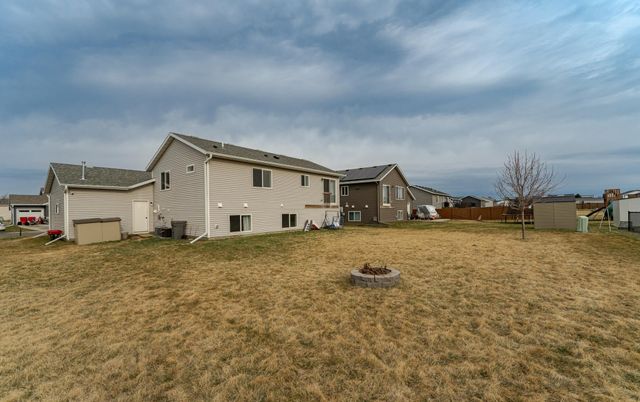 94 5th Avenue SE, Kasson, MN 55944