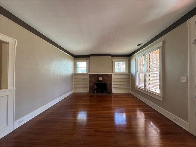 120 S THORNTON AVENUE, Orlando, FL 32801