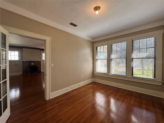 120 S THORNTON AVENUE, Orlando, FL 32801