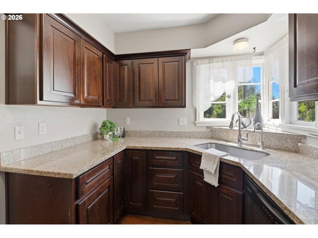 3212 Se 74TH Ave, Portland, OR 97206