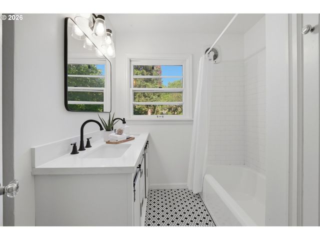 3212 Se 74TH Ave, Portland, OR 97206