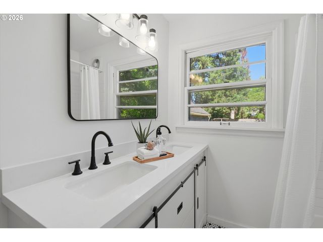 3212 Se 74TH Ave, Portland, OR 97206