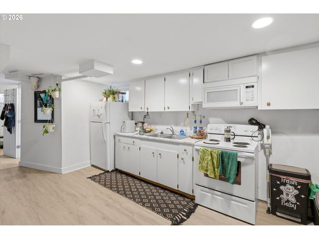 3212 Se 74TH Ave, Portland, OR 97206