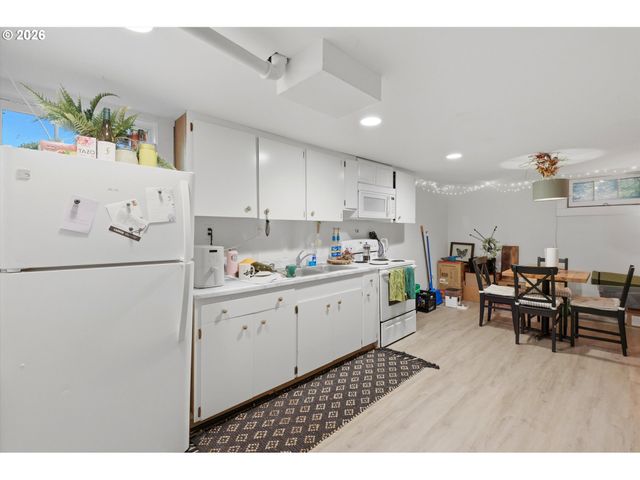 3212 Se 74TH Ave, Portland, OR 97206