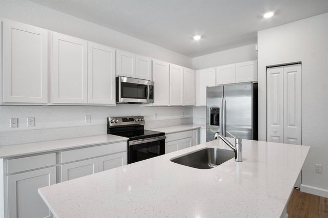 381 SE CROSSOAK Lane, Port St. Lucie, FL 34984