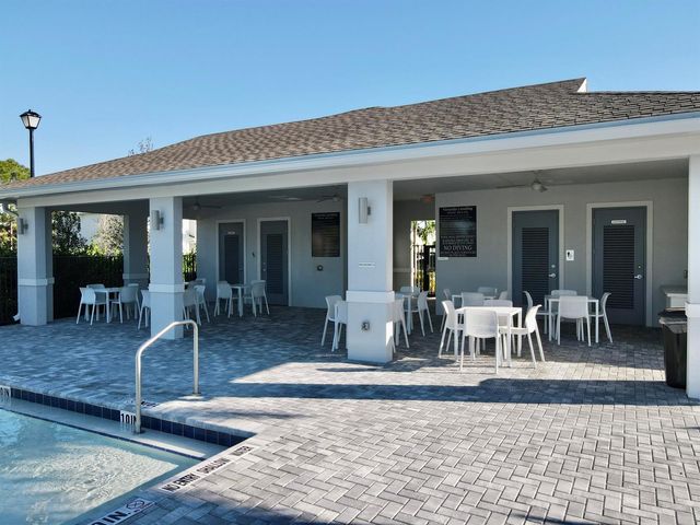 381 SE CROSSOAK Lane, Port St. Lucie, FL 34984