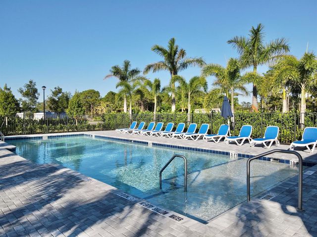 381 SE CROSSOAK Lane, Port St. Lucie, FL 34984