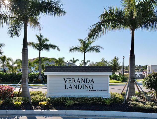 381 SE CROSSOAK Lane, Port St. Lucie, FL 34984
