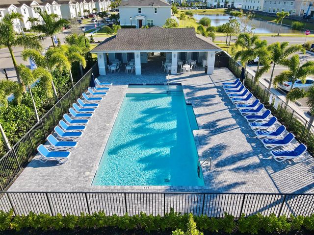 381 SE CROSSOAK Lane, Port St. Lucie, FL 34984