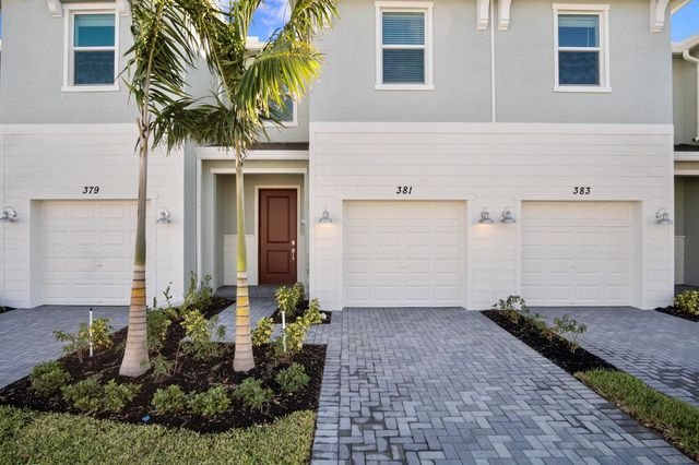 381 SE CROSSOAK Lane, Port St. Lucie, FL 34984
