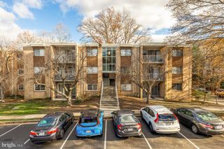 2911 CHARING CROSS RD #16, Falls Church, VA 22042