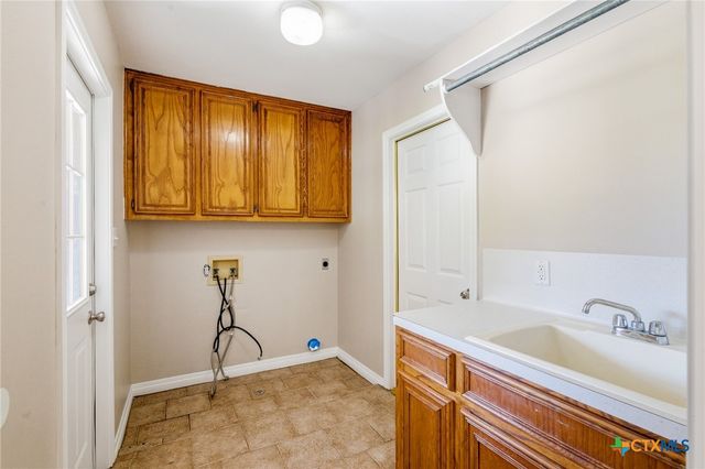 309 Dunbar Drive, Victoria, TX 77904