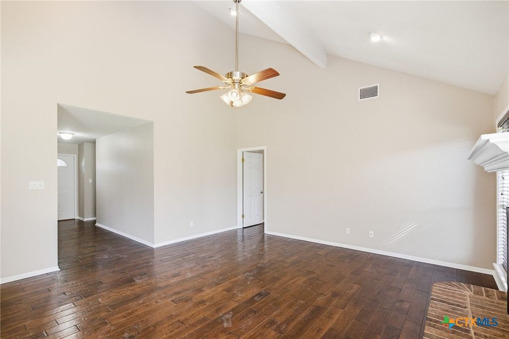 Image 16 of property listing at 309 Dunbar Drive, Victoria, TX 77904